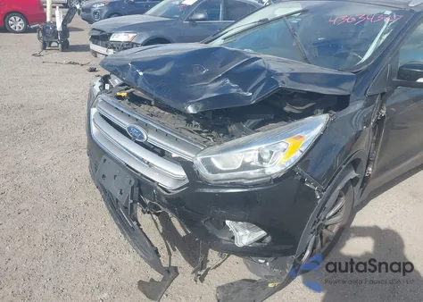 2017 Ford Escape Titanium из США, поврежденный, VIN 1FMCU9J95HUD99460